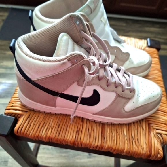 Women’s Dunk High Fossil Stone sneakers  size 10 - Picture 3 of 7